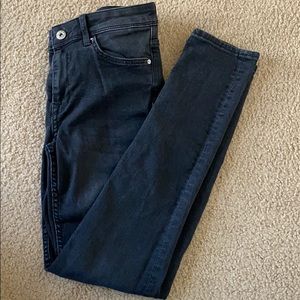 black skinny jeans